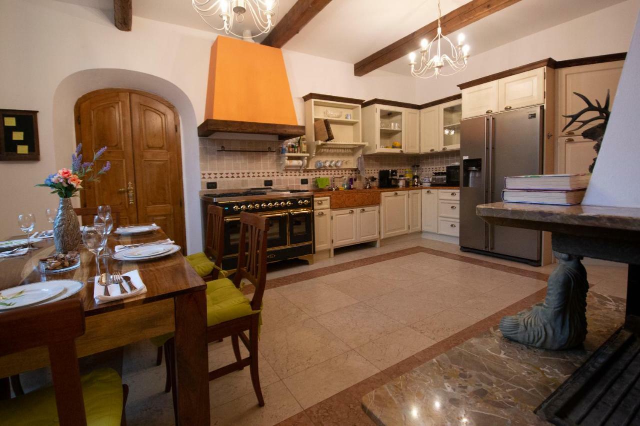 Villa Rina Deluxe And Cottage Porto Ceresio Eksteriør bilde